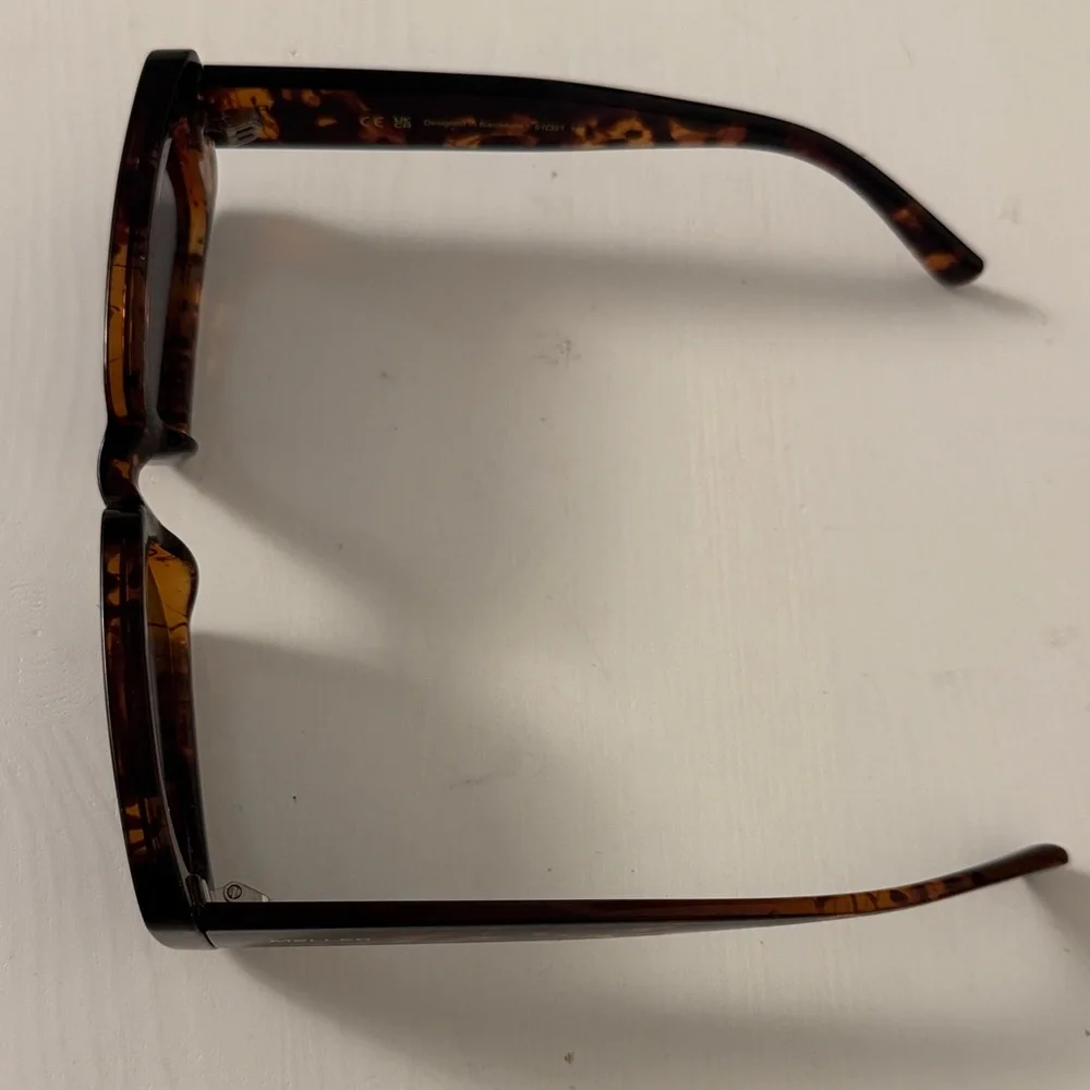 Tortoise Shell Rectangular Sunglasses - Picture 3 of 6